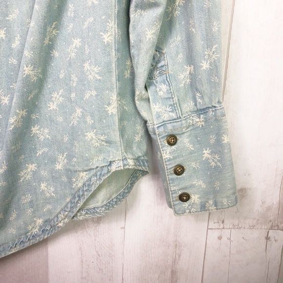 ❌SOLD❌ [Free People] Floral Chambray Button Down - Picture 6 of 8
